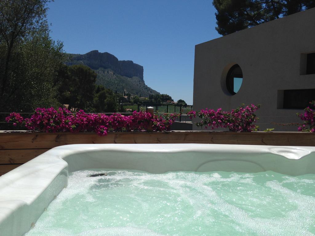 By Cassis Chambre Privee Dans Maison Familiale Luaran gambar
